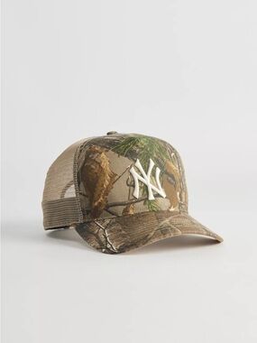 NWT ’47 Brand MLB New York Yankees Camo Hitch Trucker Hat